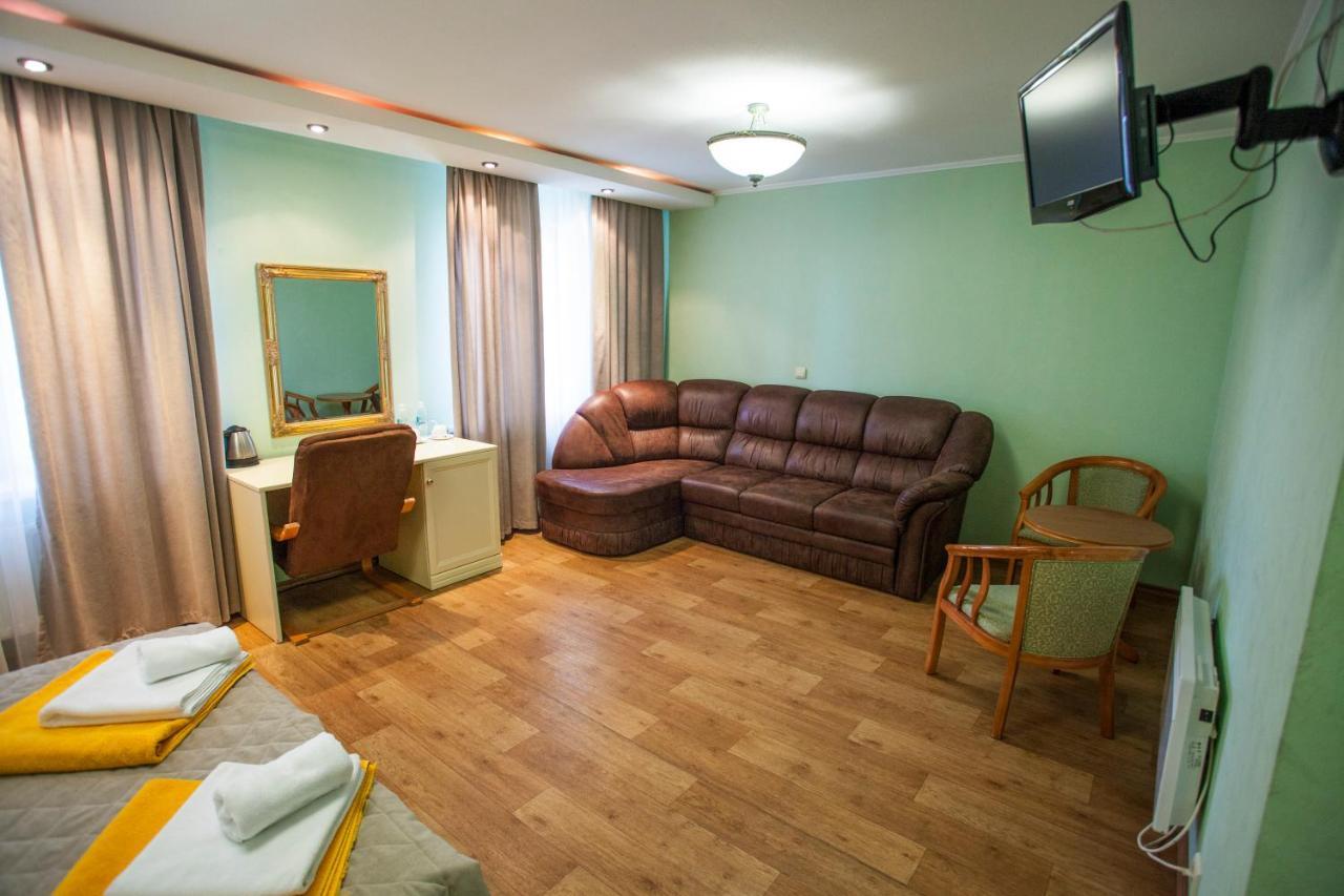 Park Rost Club Hotel Zadonets'ke Exterior photo