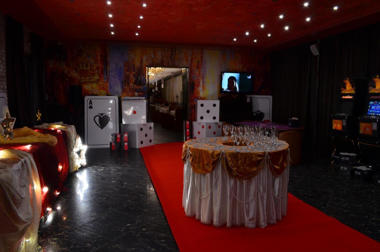 Park Rost Club Hotel Zadonets'ke Exterior photo